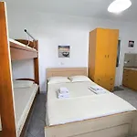 Vaya شقة *